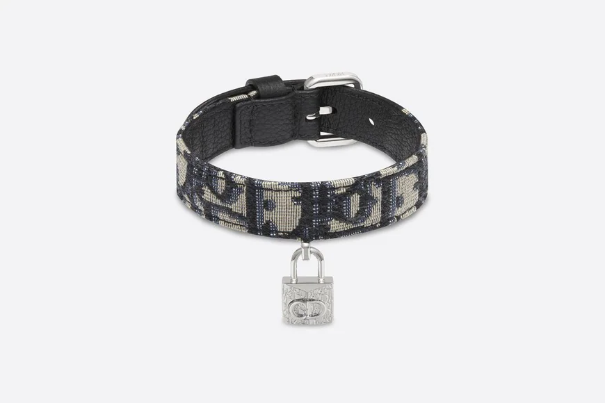 Dior's Collar For Dogs Is Every Dog Parents' Dream